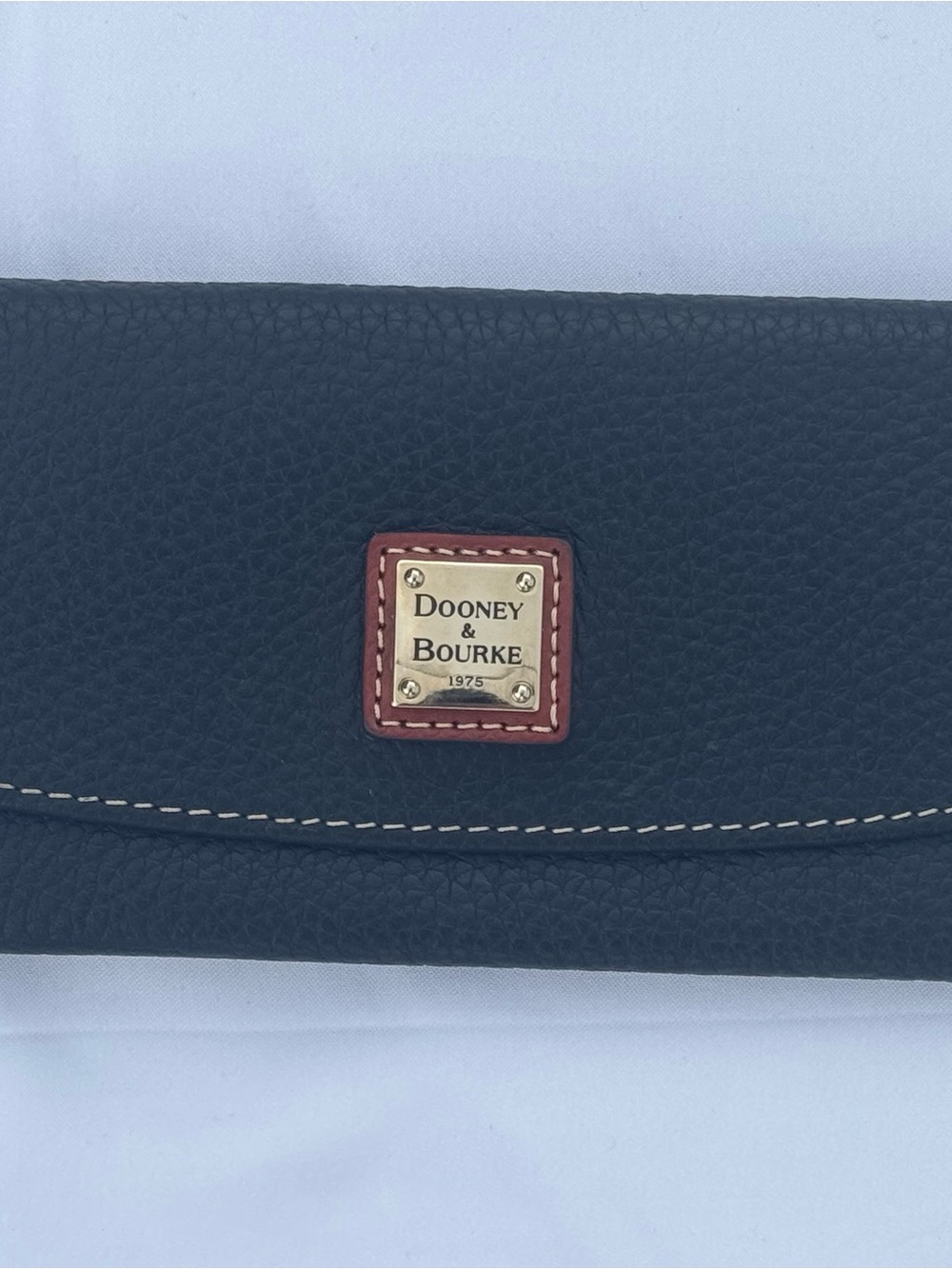 NWOT Dooney & Bourke Black Leather Flap Wallet Card Holder Classic Elegance
